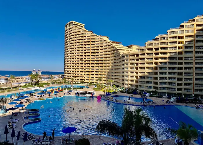 Porto Al Sokhna Pyramids For Families * عين السخنة